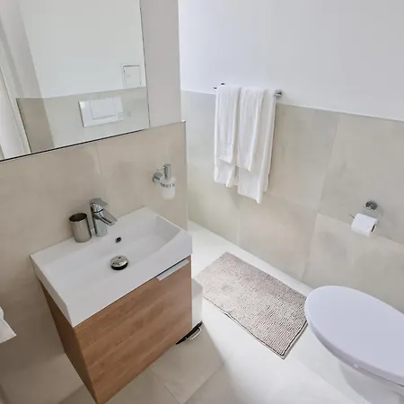 Lägenhet R A M L J A K - 